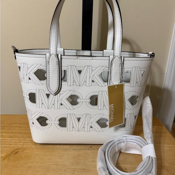 Michael Kors White Cut Out Tote Bag - Picture 1 of 8